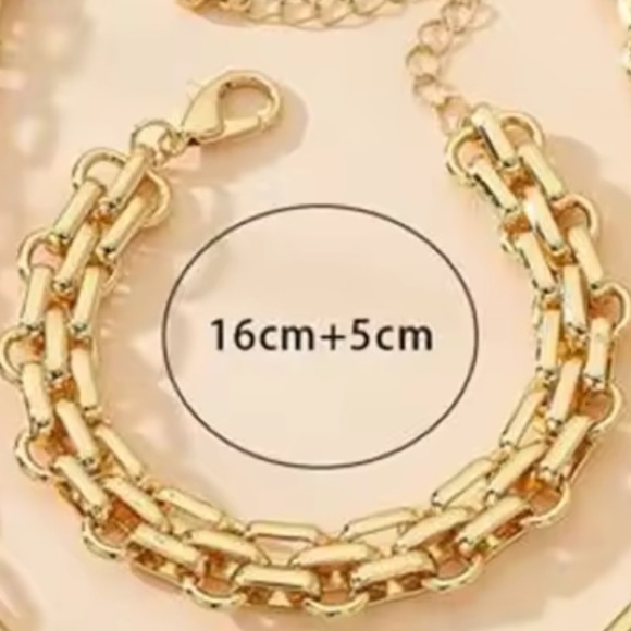 Chunky Adjustable Gold Chain Bracelet - Picture 4 of 4